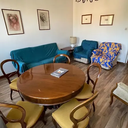 Apartment Ampio A Due Passi Dal Lungarno Pisa